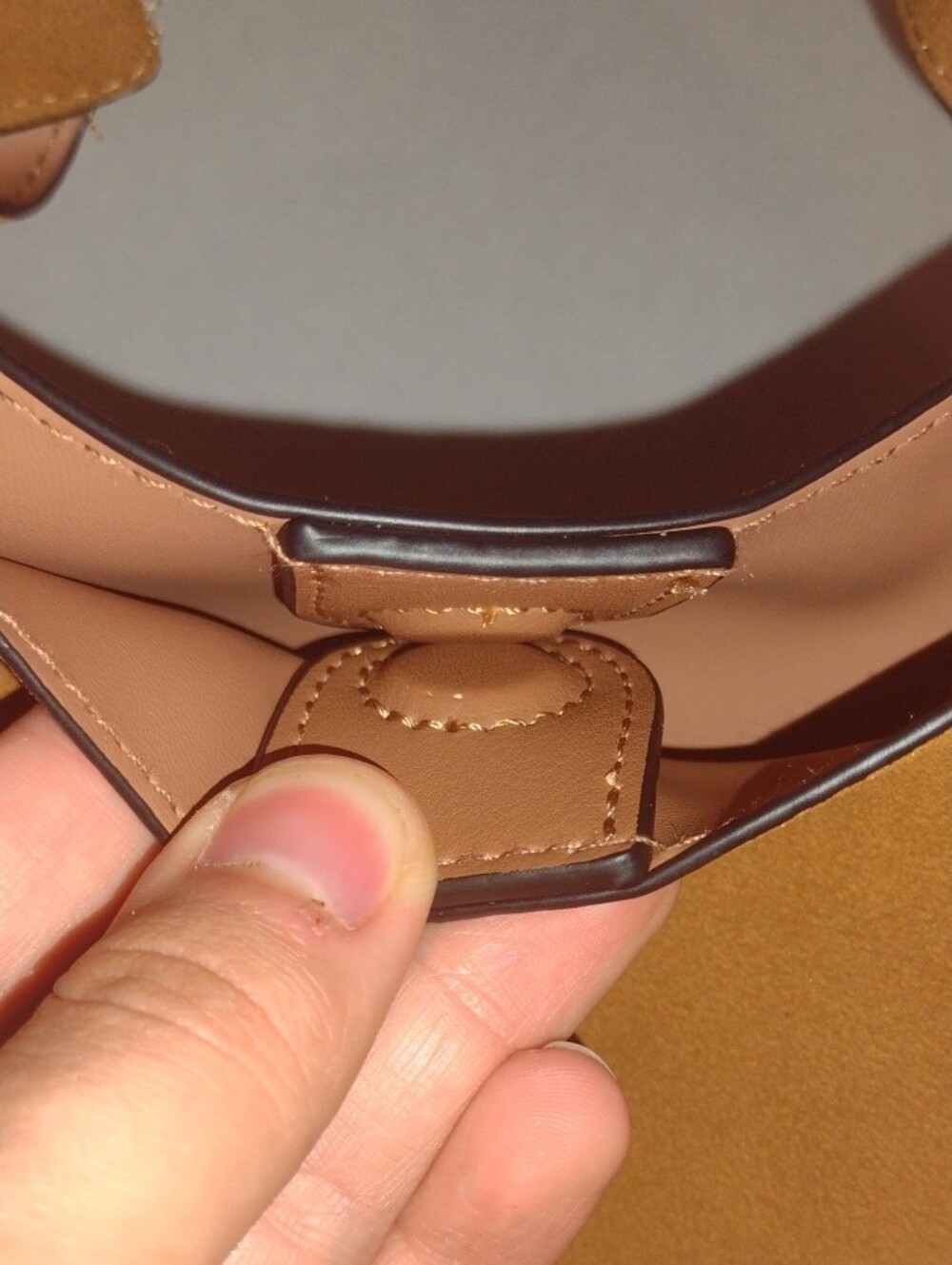 Coach Leather Shoulder Hobo Bag (J1025) - Picture 5 of 6